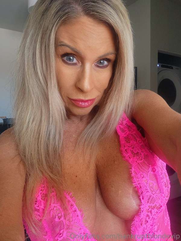Hottt pinkThis one has definitely gotten too big for meWho w.. 12