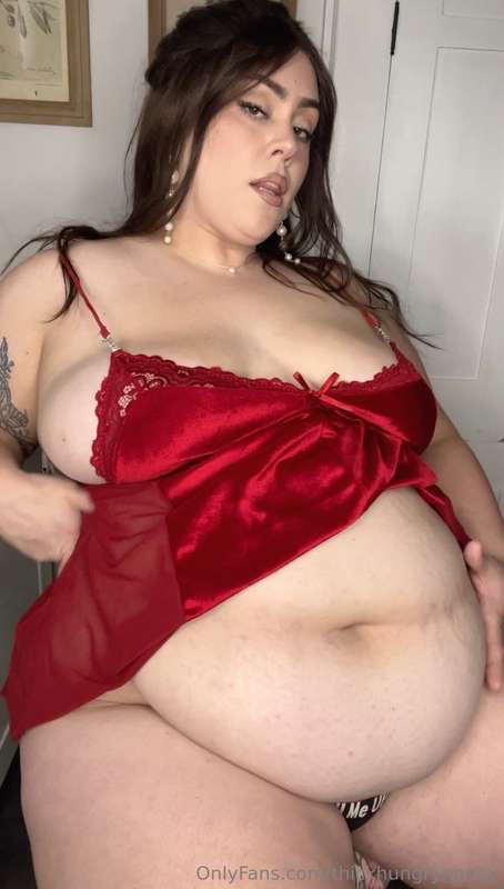 I didn’t even ask to be this fat and hot 22