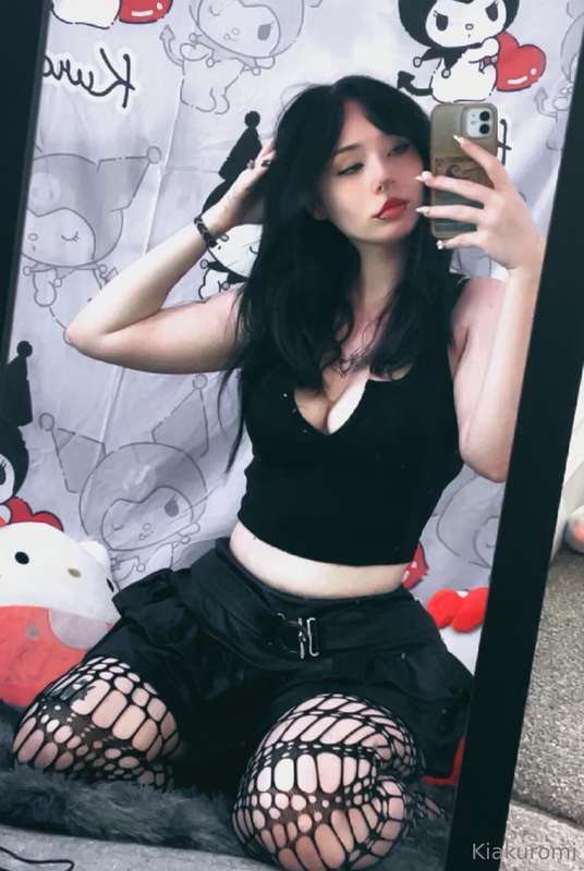 Outfit pics and a cummy dildo vid + nudes <3 21