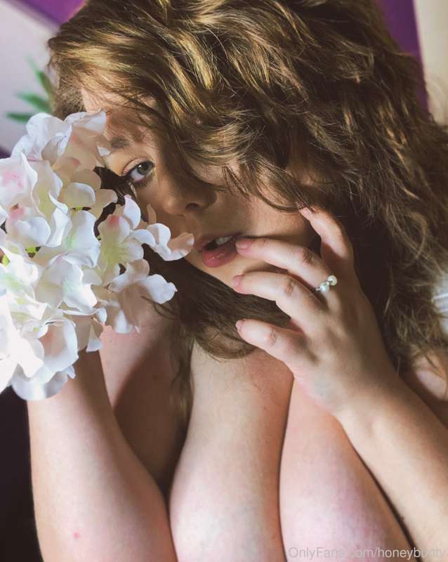 Flower Power full photoset! 🌻💕 hella nudes!