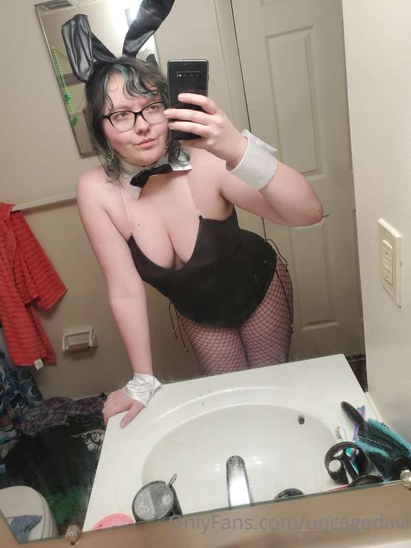 can i be your bunny for the night 🖤🤍 ?

thank your fellow ho.. 11