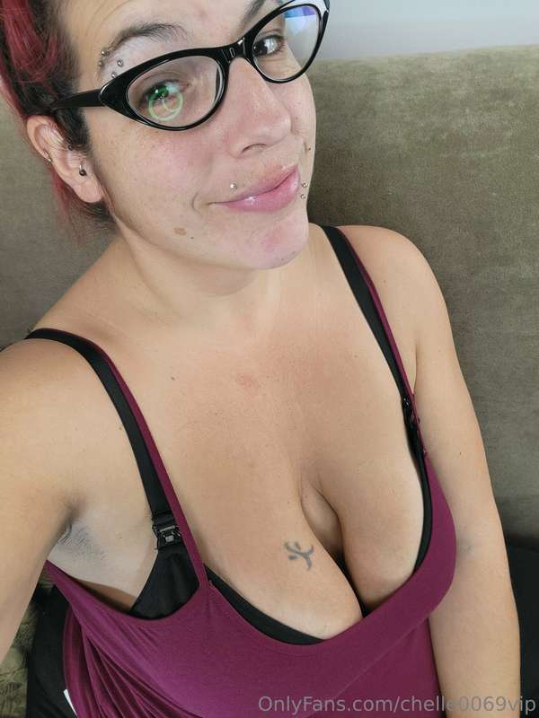 Good morning and happy MILF Monday ❤️ I'm getting sick now a.. 2
