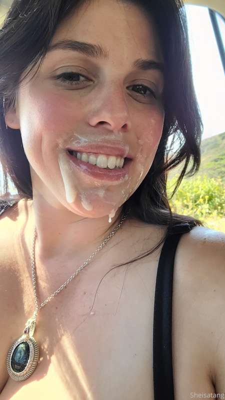 Some selfies for a back seat blow job I did with Daddy. I'll.. 3