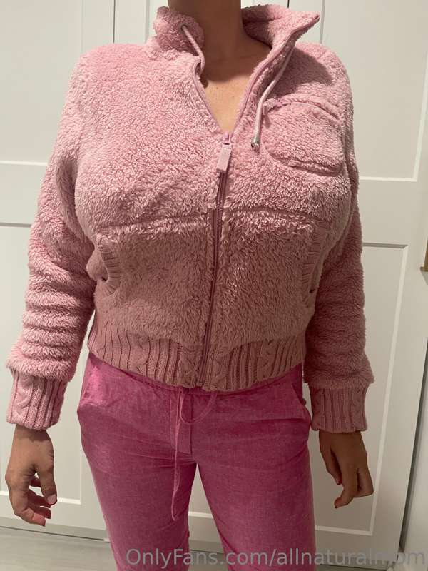 Going on a braless Dunkin’ trip! 🍩 ☕️ 
Just the drive throug.. 2