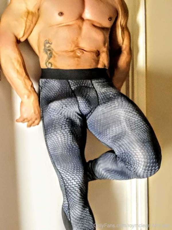 Spider man leggings.