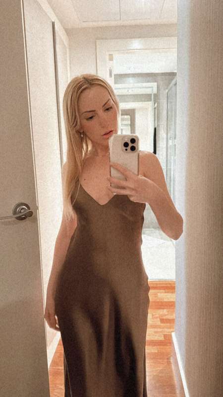 I love this dress  1