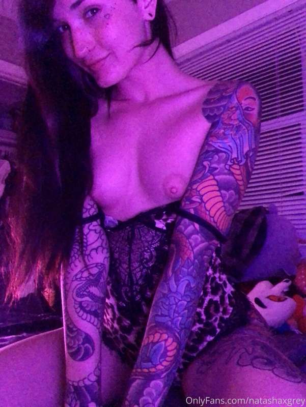 First nude set in my new cam / filming room! Really excited .. 28
