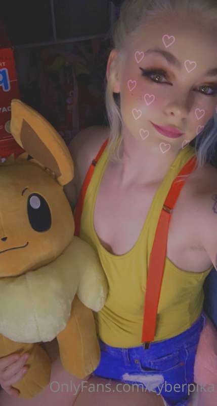 Misty cosplay 🫶🏼 Eevee was fun to ride on should o do it aga..