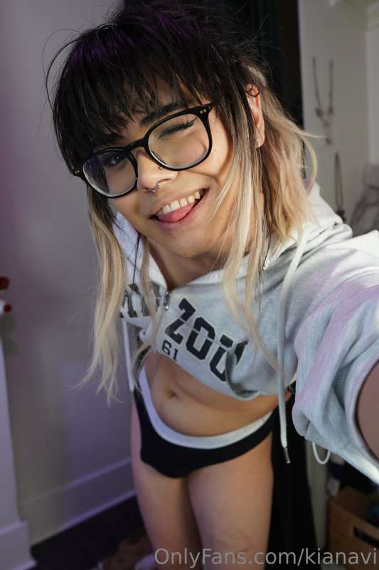 Felt cute and took some underwear pics 😙 3