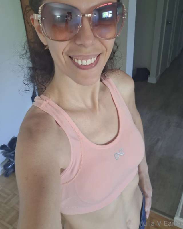 Getting ready to go to shop in my new sunglasses 😎 🤩 4