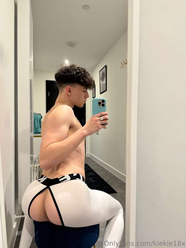 I hope my yoga tights won't be a distraction for you ;) 7