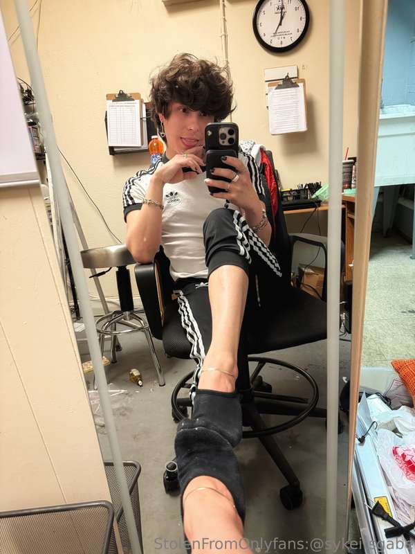 Work office is a mess but so am I tbh lol 🤷‍♂️ ~ just a lil .. 13