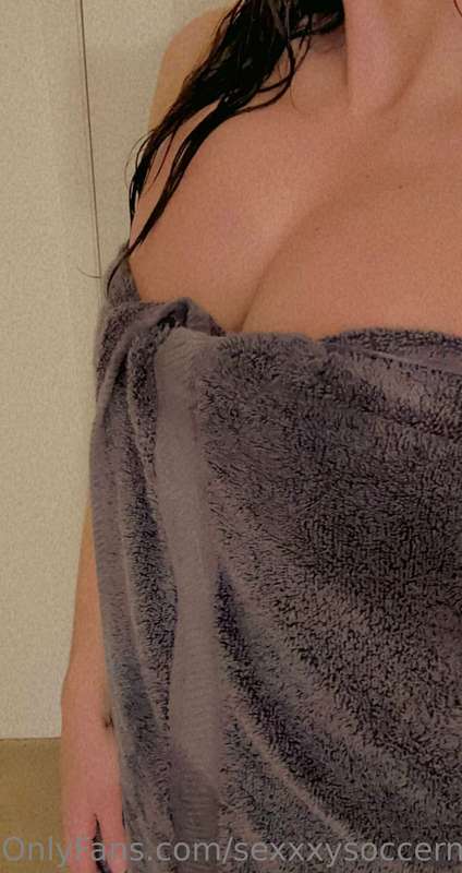 Whoops! I lost my towel. 😘