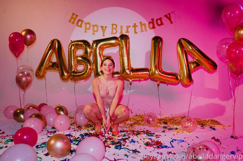 tip $15 and i'll send you an EXCLUSIVE birthday video!! 💘🥳
