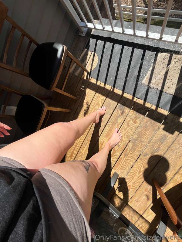 The feet of a goddess  17