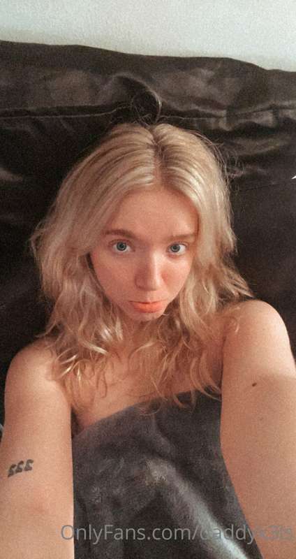 omg i feel so sick… cheer me up?😩😩 send soup? something….😩