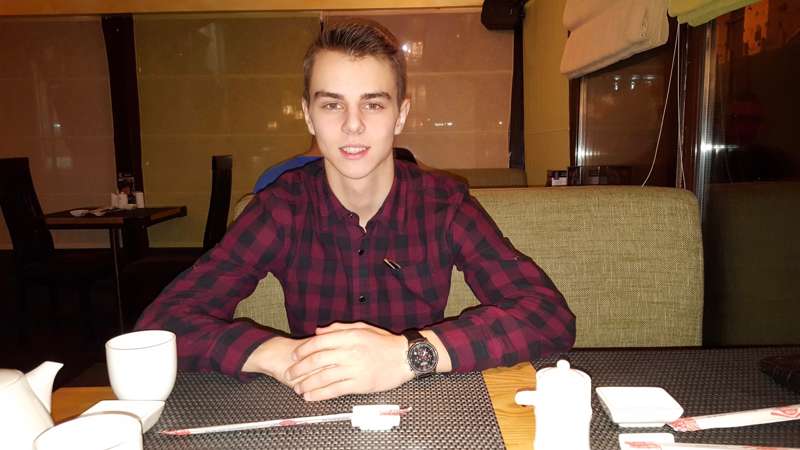 At the sushi restaurant 🍣🍜