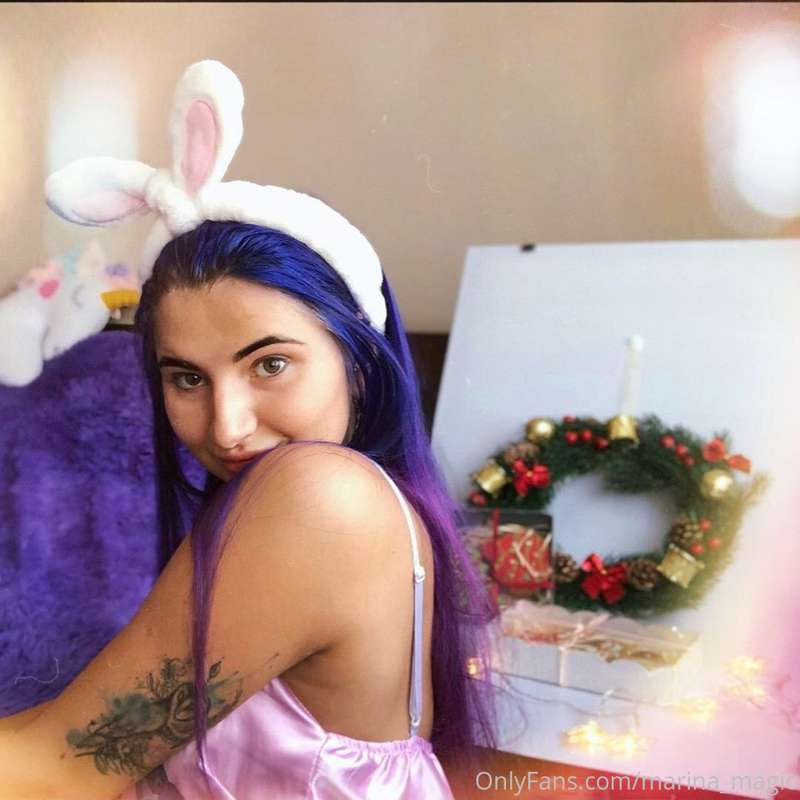 I am a cute and fluffy bunny. I love to ride your dick🐰🍌😋