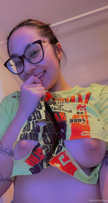 Like my “shirt”? 🤠✨ 1
