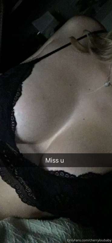 My boobs are natural 32dd for those wondering 👅
