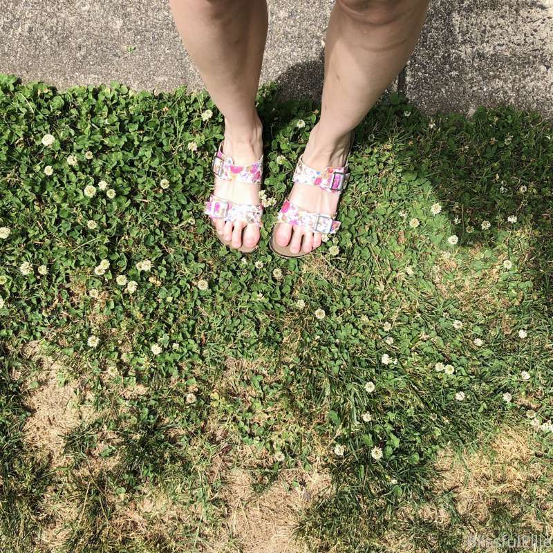 I think these are still my favorite sandals 🌸🌼🌺