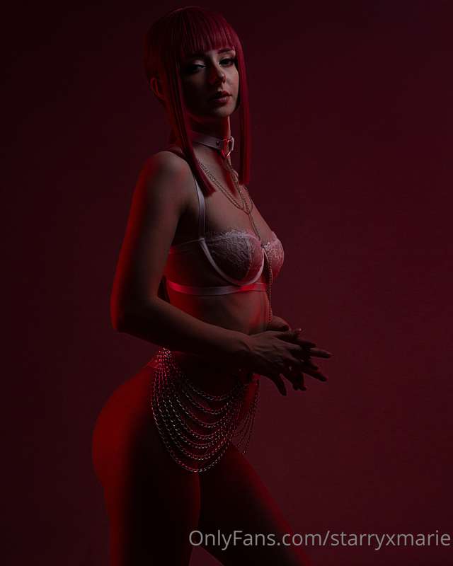 Makima Lingerie Set 

Lace, chains, and moody lighting for t.. 2