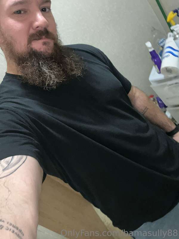 So busy at work and yet SO HRNY lol… Any volunteers?😈😜