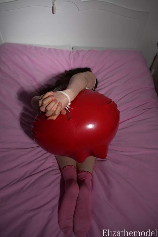 Elizathemodel - Fansly - 15 Jan, 2025