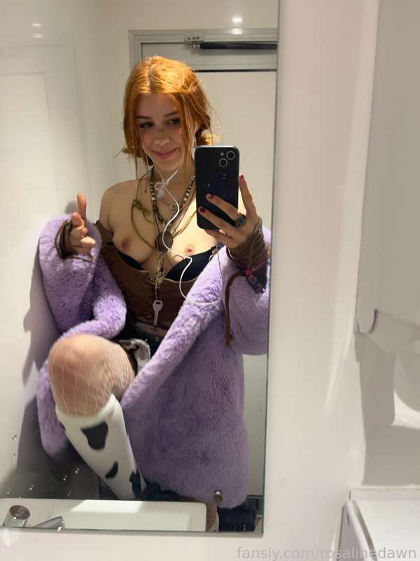 Rosalinedawn - Fansly - 22 Aug, 2023
