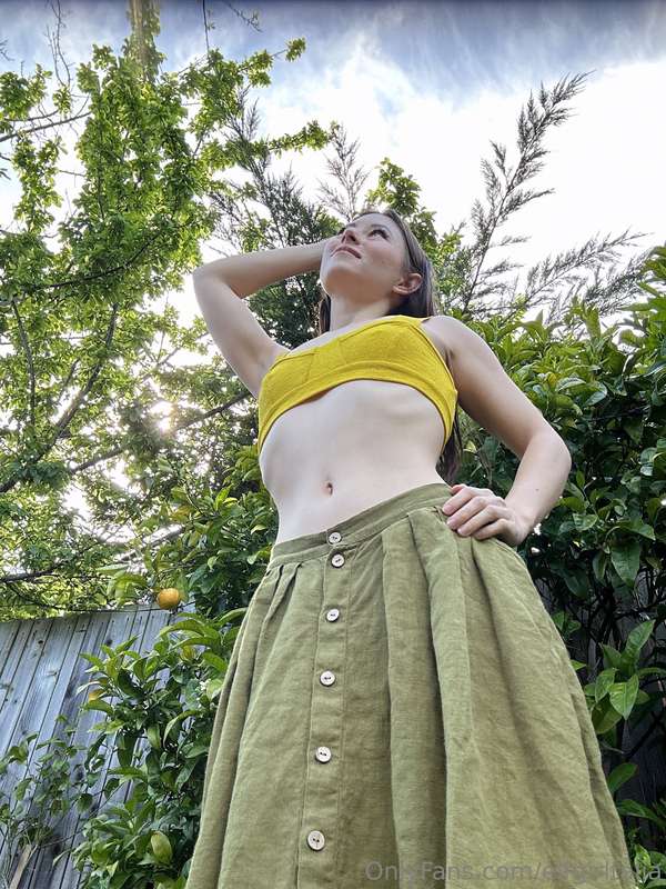 SO grateful it’s finally warm enough to strip outside!! 5