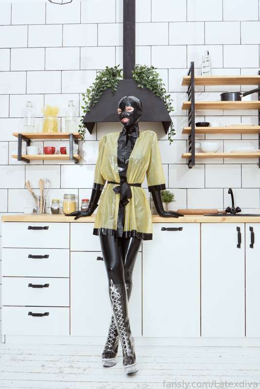 Latexdiva - Fansly - 19 Aug, 2022 13