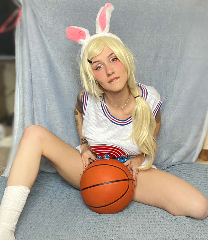 🏀🐰LOLA WITH THE BIG MILKY KNOCKERS set is live!! check ur DM..