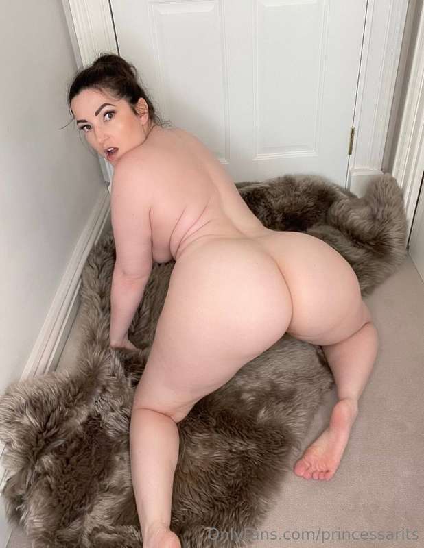 Alice loves sleeping with her neighbours husband 😈 https://o..