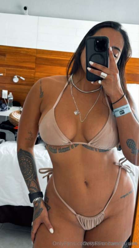 Follow my girl @stallionitaexclusive 🥵 She's sending a free .. 4