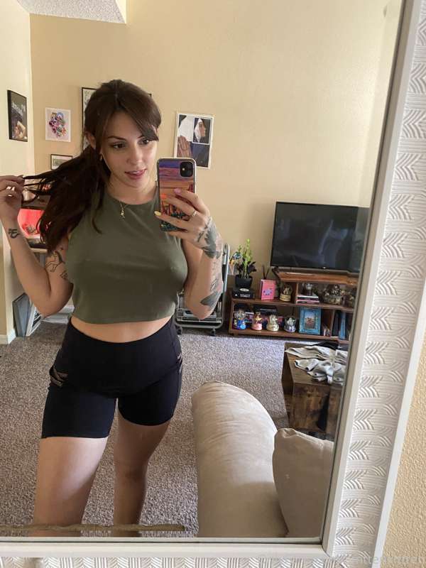 I went hiking today! I got sunscreen on my booty & ended it ..