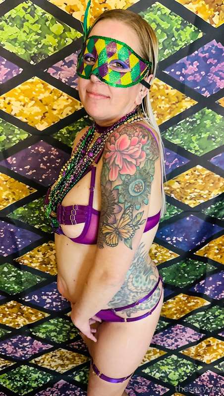 It’s Mardi Gras time! I’ll show you my tits for some beads… .. 11