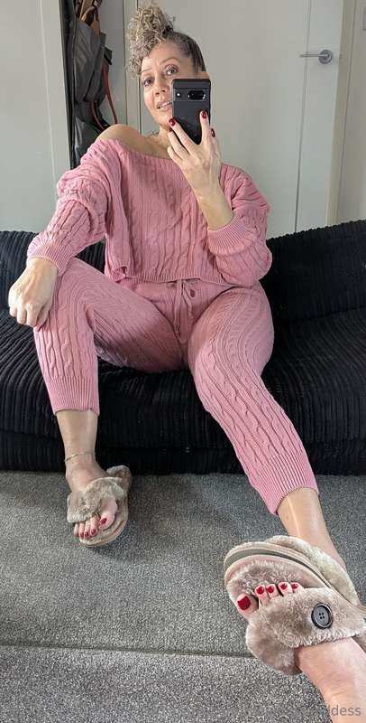 ...Sundays are for fucking in jimmies & slippers..!!🩷🩷P1NEW .. 21