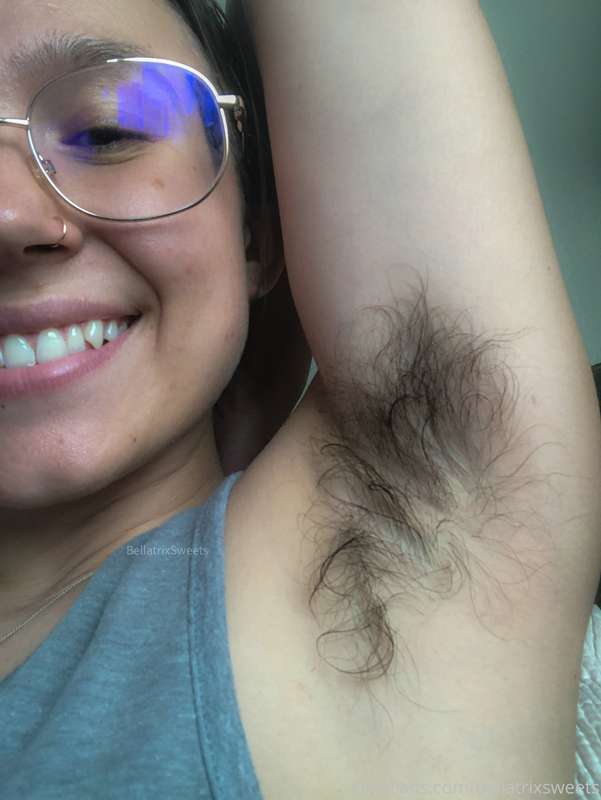 Sweaty armpits 🥰 2