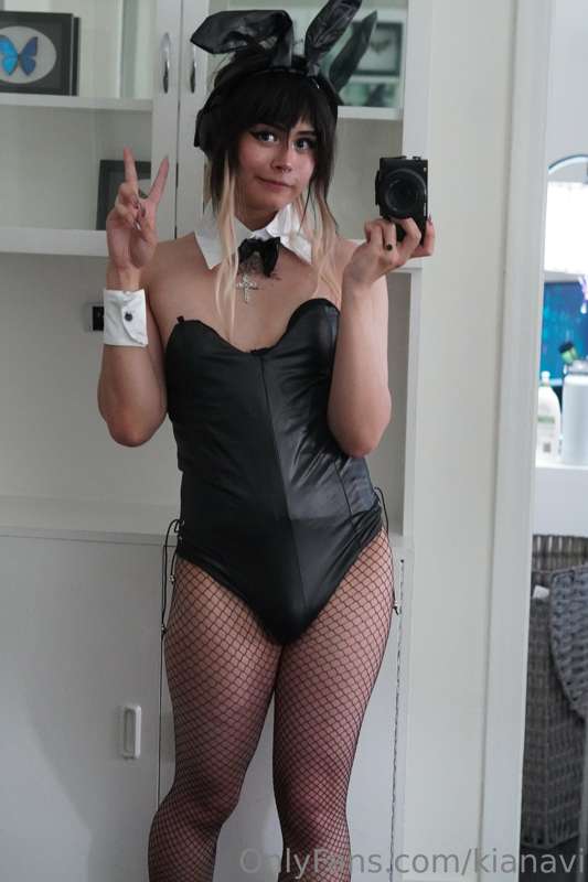 Hiiiiiiii!!!
New bunny outfit came in the mail!!
I need some.. 17