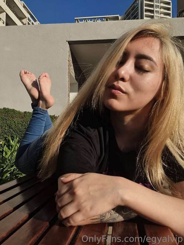 Outdoor soles with and without nylons ♡♡♡ 17