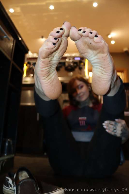 How about you come for a coffee and lick those feet instead?.. 14