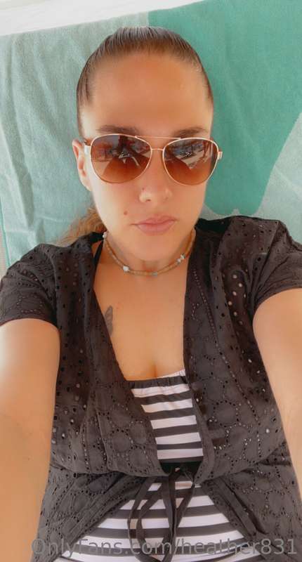 Sitting on the beach in Jamaica 🌴 4