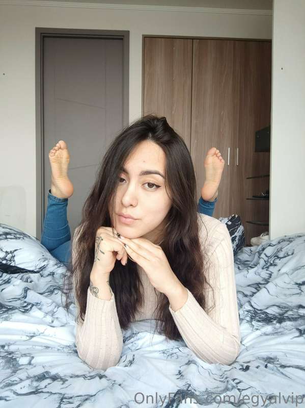 DAILY DOUBLE CONTENT 🩷🩷🩷🩷
1.- preview of my new video
2.- so.. 18