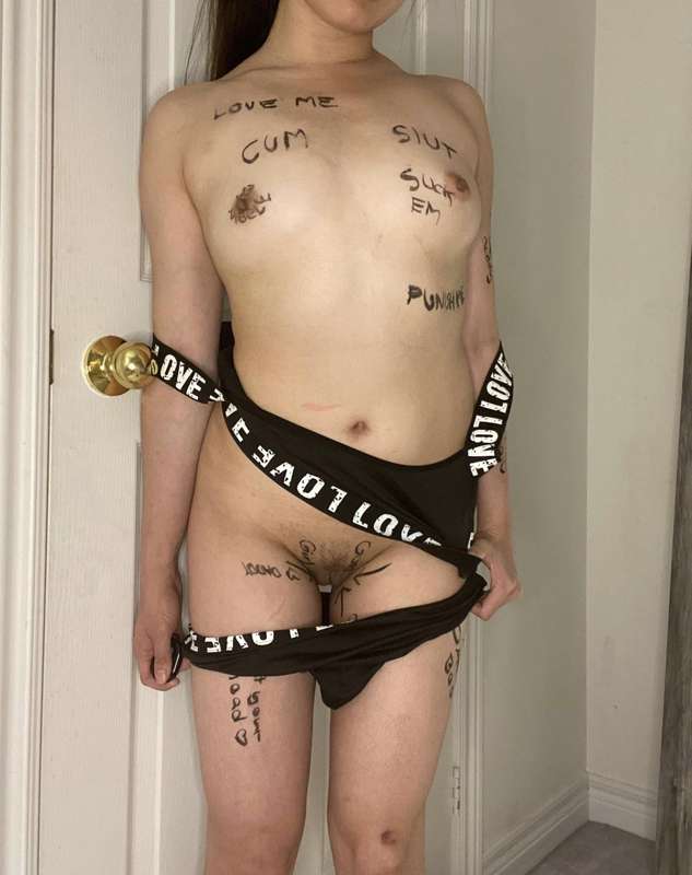 ♡ 38 photos ♡

There’s something about writing dirty words a.. 3