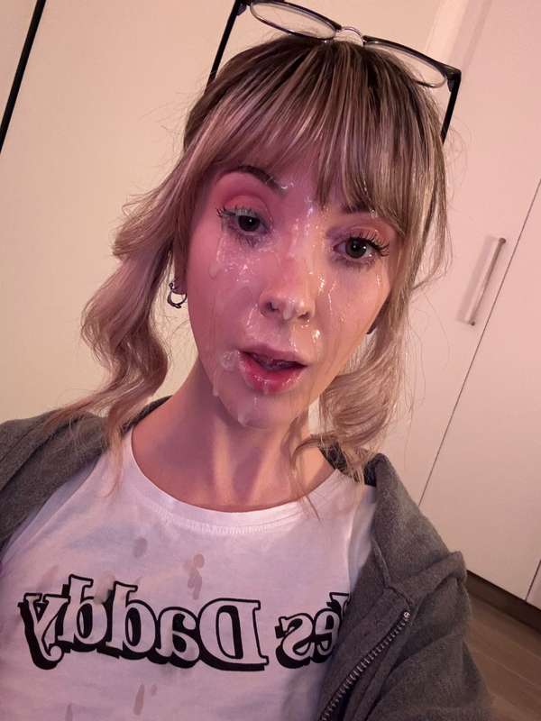 it’s the best day of the week… FACIAL FRIDAY!! 🥳💦hit ‘like’ .. 7