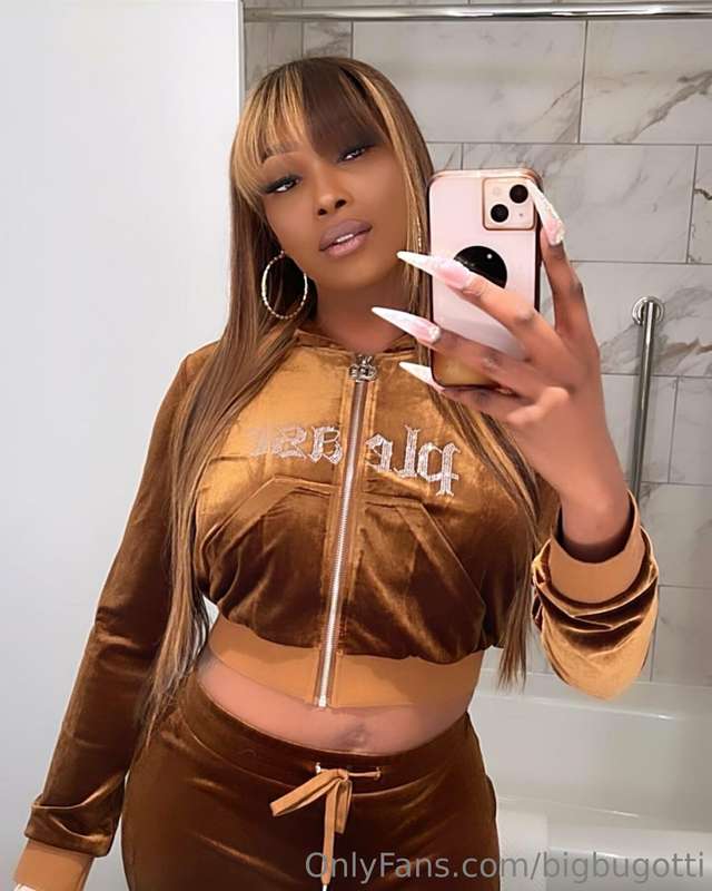 I look Good in Clothes🤎🤎