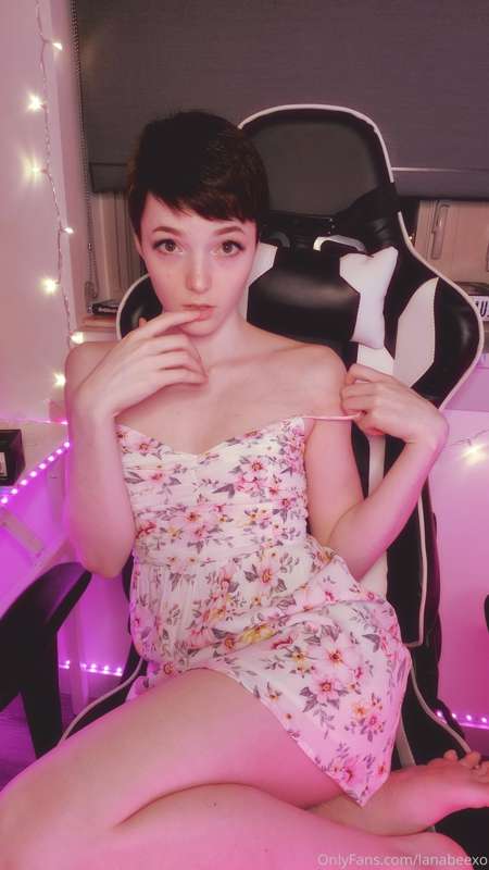 been feeling a vintage vibe recently 🌸