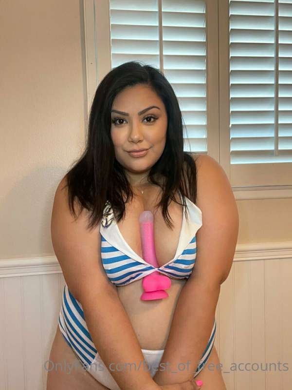 ## My friend @missroxyray is ready to get down & dirty with ..