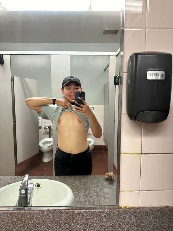 lick my sweaty titties