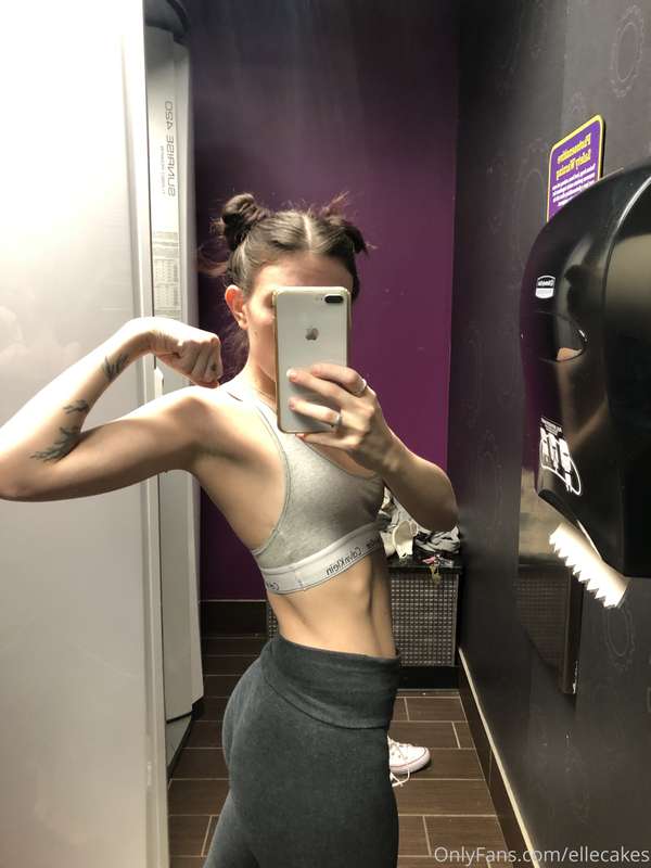 Spending part of my birthday gettin sweaty at the gym 😛 2